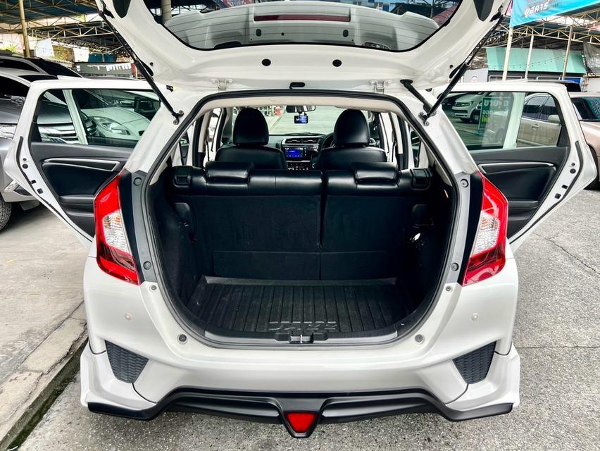 HONDA JAZZ GK ปี2016 รุ่น 1.5 SV ออโต้ รุ่นTOP สีขาว รถบ้านมือเดียว เลขไมล์น้อย 12x,xxx km สภาพสวย รูปที่ 16