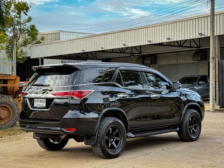 Toyota Fortuner 2.4V ปี16 4