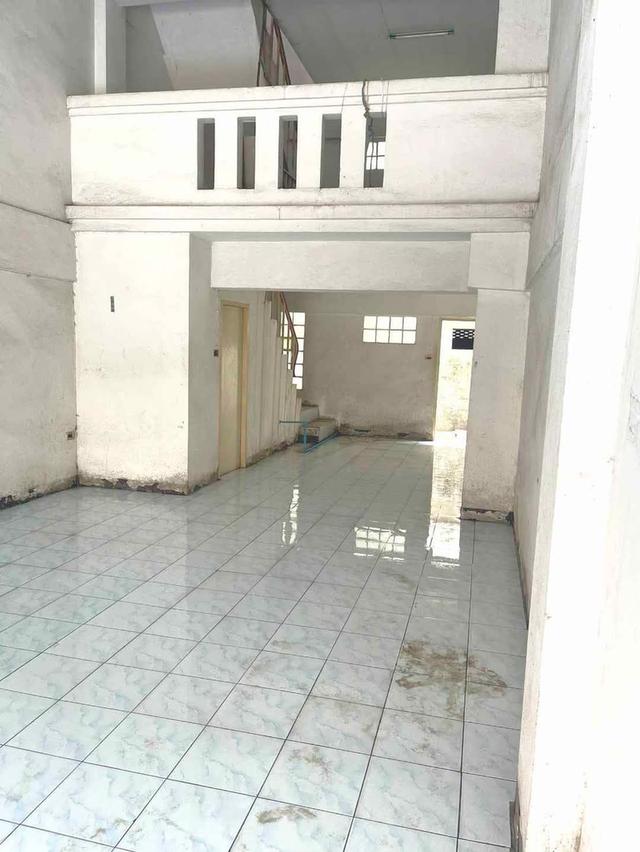 อาคารพานิชย์ 3 ชั้น ติดถนนมิตรภาพสระบุรี อ. แก่งคอย ราคาถูกมากที่สุด ซื้อแล้วได้กำไร 3