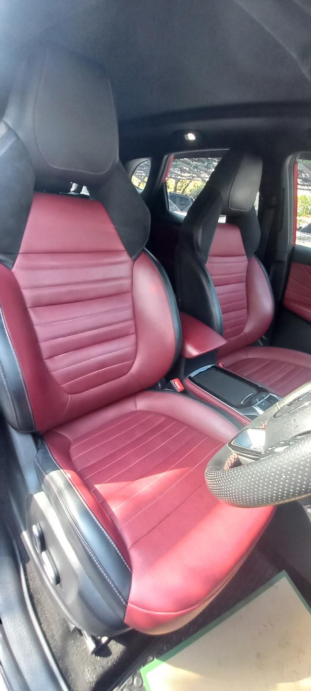 🔥 ขายด่วน! MG HS 1.5 X SUV ตัวท็อปสุด สีแดง 🔥 ✨ หลังคา Sunroof | รถบ้านมือเดียว | สภาพสวยมาก ✨ 📌 จดทะเบียน: ม.ค. 2021 📌 เครื่องยนต์: เบนซิน 1.5 Tu 13