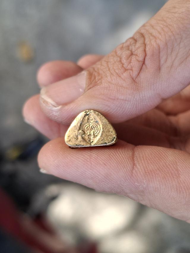 พระเครื่องหลวงพ่อยุ้ย 6