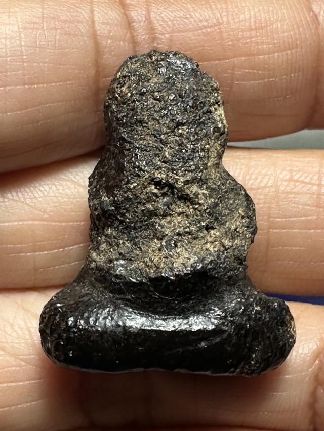 พระปิดตาเนื้อผงคลุกรัก เก่า(ได้มาสภาพเดิมคามภาพ)