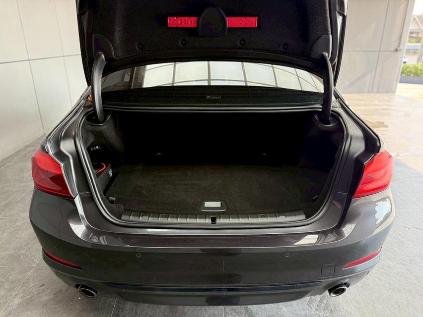 2019 BMW SERIES 5, 530e 2.0 ELITEโฉม G30 ปี17-24 สีเทา Plug-in Hybrid รูปที่ 15
