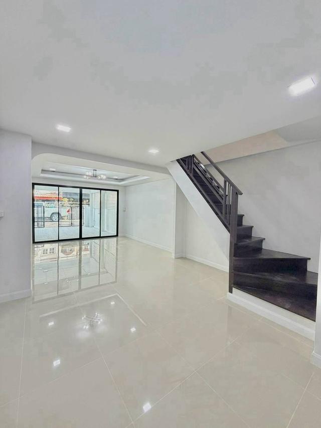 🏠 ขายบ้านทำเลเมืองนนทบุรี 3 นอน 2 น้ำ ต่อเติมเต็มพื้นที่ พร้อมโปรฟรีโอน! 10