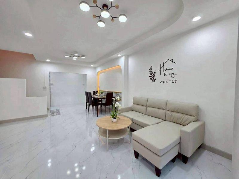 หมู่บ้านพฤกษา18บางใหญ่ ซอยแก้วอินทร์ทาวน์เฮาส์ 2 ชั้น   ตกแต่งใหม่พร้อมอยู่ ระเบียง ชั้น 2 ลง (ลงเข็มให้ลึก 6 เมตร ) รับลม ชมบรรยากาศ 4