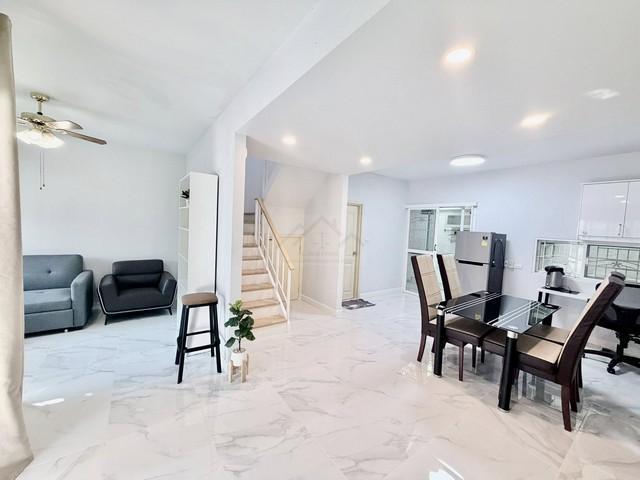 ให้เช่าทาวน์โฮม 2 ชั้น 140 ตร.ม. โครงการเดอะวิลเลจ บางนา กม. 10 ใกล้เมกะบางนา 2