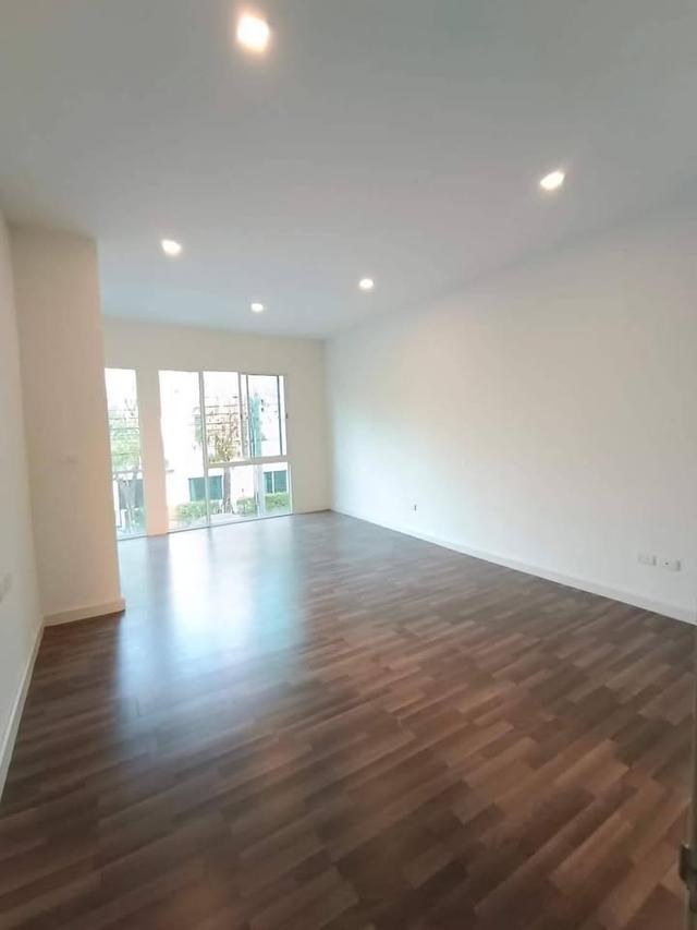 ทาวน์โฮม3ชั้น เบล็สทาวน์ รามอินทรา 127 เช่า 10