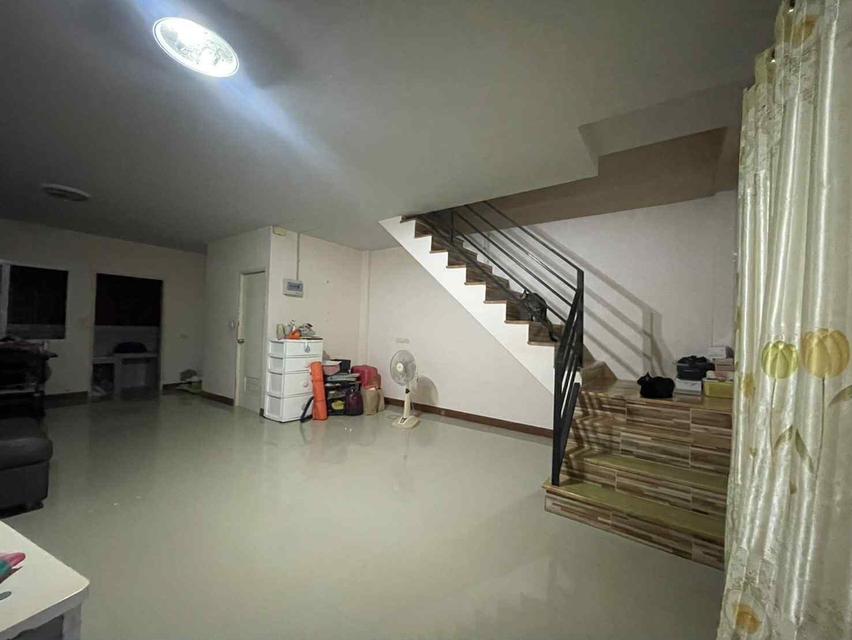 บ้านวนา แปดริ้ว เป็นทาว์เฮา 2ชั้น 2