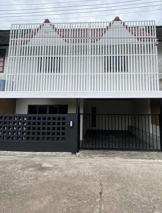 บ้าน ทาวน์เฮาส์สองชั้น 1