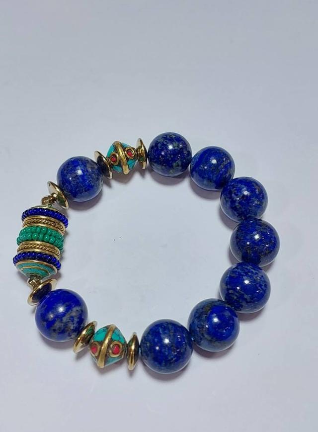 ข้อมือหิน Lapis lazuli 14 mm ลูกปัดเนปาล ยาว 18 cm.