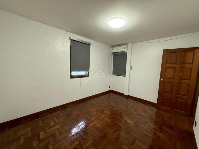 ให้เช่าทาวน์โฮม 3 ชั้น 3 ห้องนอน หมู่บ้านเอื้อสุข ซอยพัฒนาการ 56 ติดโรงเรียนเตรียมพัฒน์ ปลอดภัย เดินทางสะดวก 8