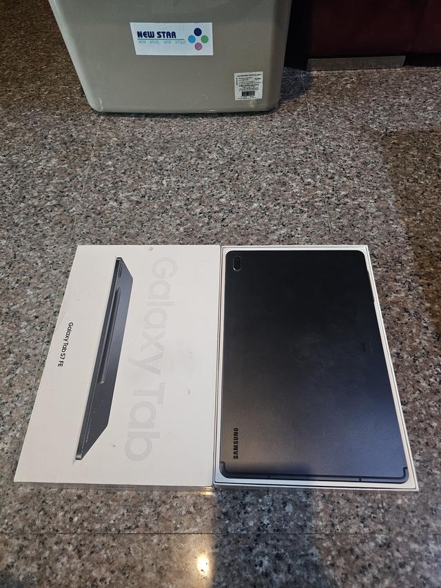 ขายๆๆๆถูกSamsungTabS7FEสีGray 64กิ๊กLTEใส่ซิมได้ยกกล่องสูนTrueสภาพสวยการใช้งานดีเยี่ยมทุกๆฟังชั่นเครื่องรีสโตได้ตลอดไม่มีติดแอคเค้าใดๆคับ ( จอขาวจั๊วๆ 2