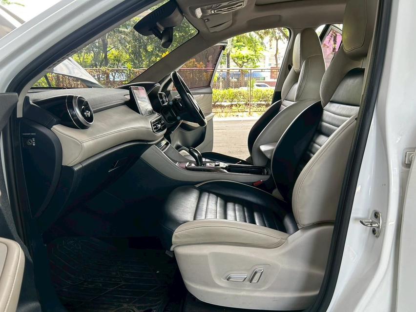 ขายรถ MG HS 1.5 PHEV AT ปี 2022 มือเดียว สภาพดี 17