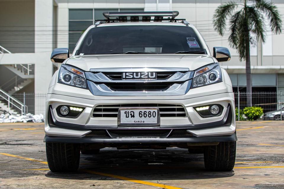 2015 Isuzu MU-X3.0VGS 4WD DVD SUV รถสภาพดี มีรับประกัน ไม่มีอุบัติเหตุ บริการจัดไฟแนนซ์ทั่วประเทศ 1