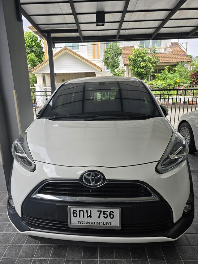 TOYOTA SIENTA 1.5 V 2017