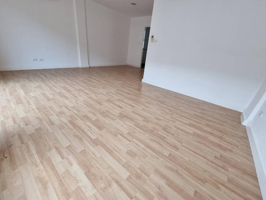 ขายทาวน์โฮม พลัส ซิตี้พาร์ค 3 ชั้น รีโนเวทใหม่ พร้อมเข้าอยู่ 17