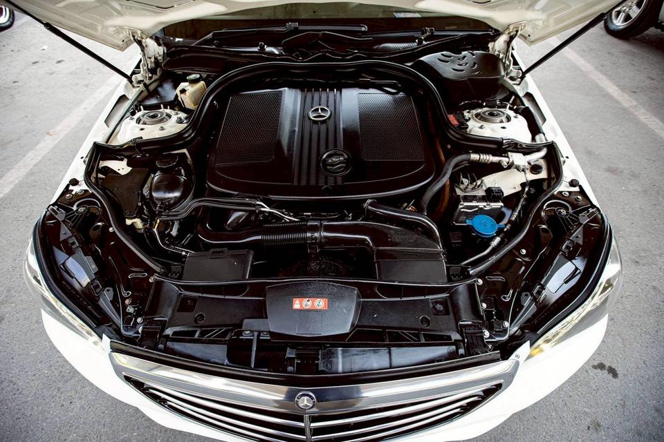 คุ้มๆ Benz E300 AMG  Bluetec ปี 2013 รถสวยมือเดียว ใช้น้อยมาก ประวัติศูนย์ครบ 13
