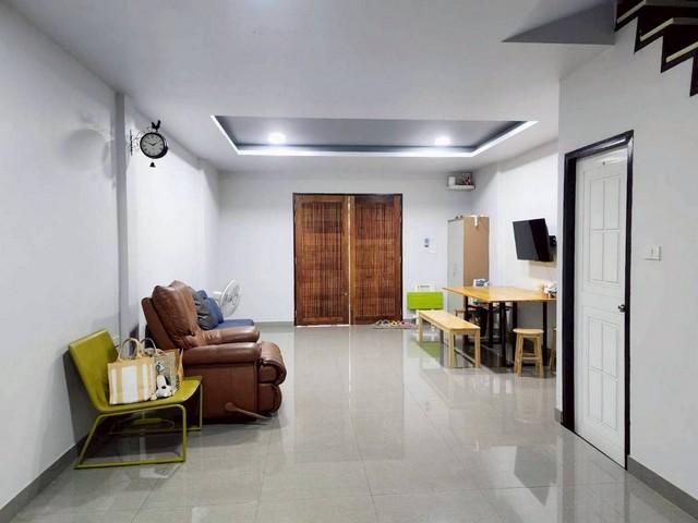 ทาวน์เฮ้าส์ 3 ชั้น บ้านนอกโครงการ ซอยประชาอุทิศ 91 แขวงทุ่งครุ เขตราษฎร์บูรณะ กทม. 2