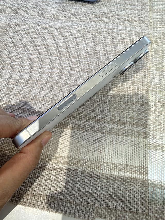iPhone 16 Pro สีขาว 512 เครื่องเดิมๆไม่เคยซ่อม  อุปกรณ์ครบยกกล่อง รูปที่ 2