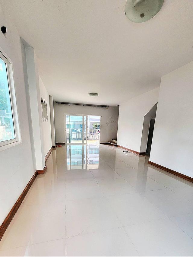 ทาวน์โฮมวัชรพล 3ชั้น หลังมุม หมู่บ้านเดอะริคโค้ ทาวน์ วัชรพล ถนนร่วมมิตรพัฒนา(ใกล้ห้าแยกวัชรพล) 6