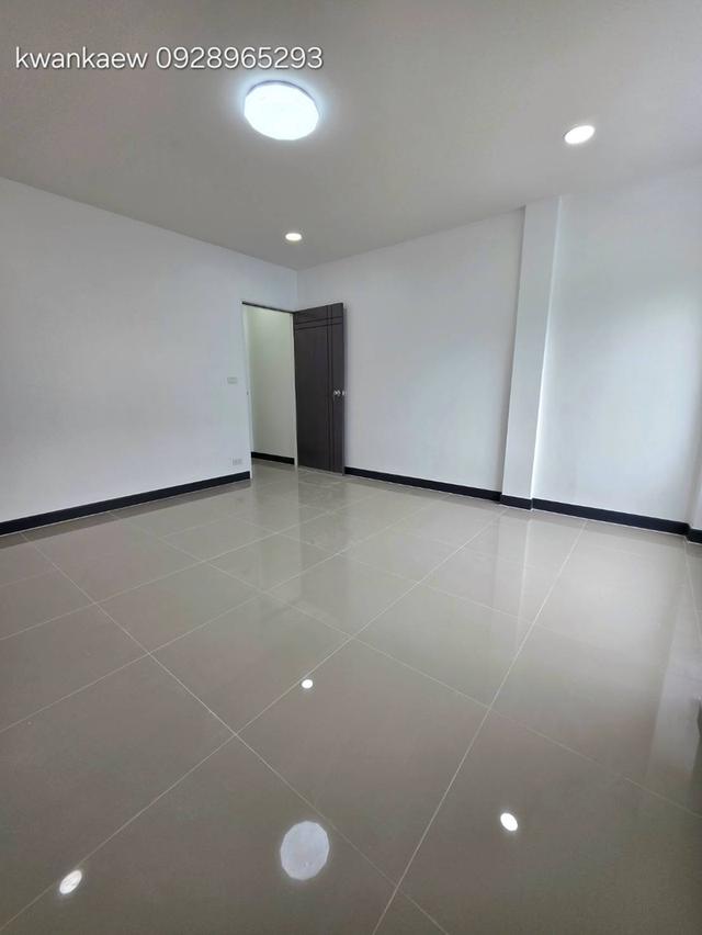 ขายทาว์นโฮม รีโนเวทใหม่ ติดถนนสายไหม พร้อมอยู่ 19