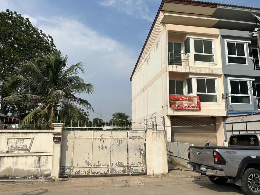 ขายตึกแถว 3 ชั้น ใกล้ตลาดบ้านใหม่ 100 ปี จ.ฉะเชิงเทรา พื้นที่ 20.5 ตร.ว. | บ้านเพิ่งรีโนเวทใหม่ พร้อมเข้าอยู่ 2