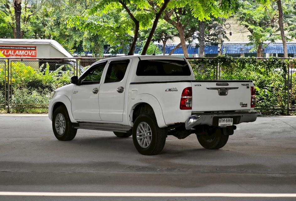 Toyota Hilux Vigo Champ 2.5 E Auto Pre-Runner ปี 2013