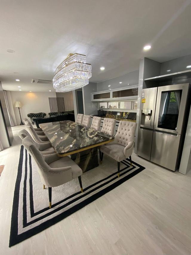 บ้านเดี่ยวโนเบิลทาราพัฒนาการ 5 ห้องนอน 134 sq.wa พื้นที่ใช้สอย 550 sq.m สระว่ายน้ำส่วนตัว 4