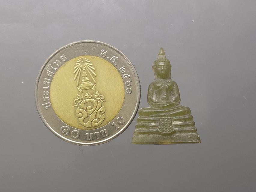 พระพุทธโสธร เนื้อหยก พิมพ์ลอยองค์ ฐานอุดโค๊ตแผ่นทองคำแท้ รุ่นประวัติศาสตร์ วัดโสธรวรารามวรวิหาร พ.ศ.2543 พร้อมกล่องเดิม รูปที่ 8