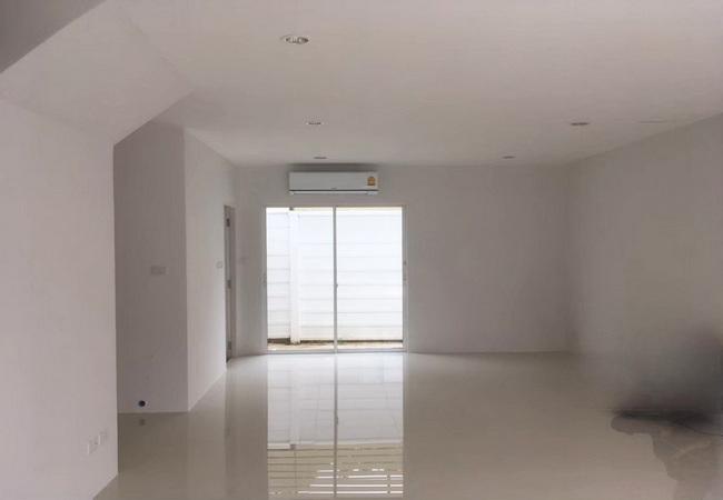 ขายทาวน์เฮ้าส์ หมู่บ้านมายด์ ฮอฟฟ์ ร่มเกล้า-สุวรรณภูมิ เนื้อที่ 22.8 ตร.ว. 3 ชั้น 3 นอน 3 น้ำ 4