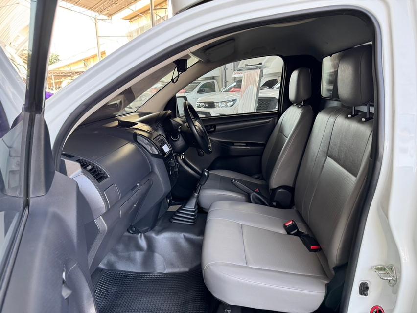 ISUZU D-MAX SPARK 1.9 B MT 2019 9