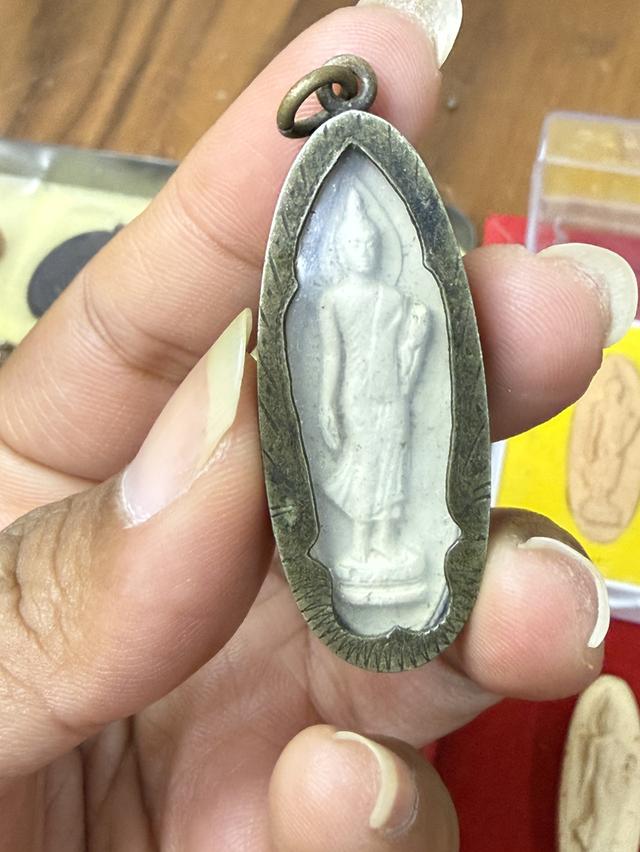25 ศตวรรษเนื้อดินเลี่ยมตลับยาหม่องโบราณ