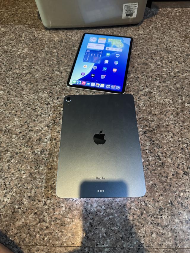 ขายๆๆๆถูกๆๆiPadAir5 M1 สีBlue64กิ๊กWifi Only ใช้งานดีทุกๆฟังชั่นทุกๆฟังชั่นรีสโตได้ตลอดไม่มีติดไอคราว   สภาพ: 95% สวยๆๆคับ  ราคา: 8990 มารับเอง 8500 จ 2