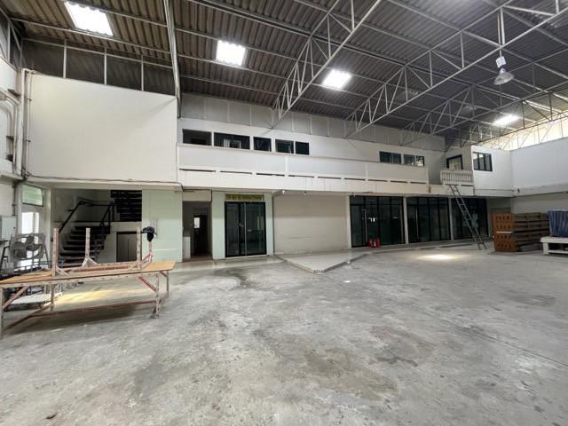ให้เช่าโกดังพร้อมออฟฟิศ 2 ชั้น แยกเป็นสัดส่วน พร้อมใช้งาน เนื้อที่ 200 ตรว. ซอยบางนาตราด 32 ใกล้เซ็นทรัลบางนา 3