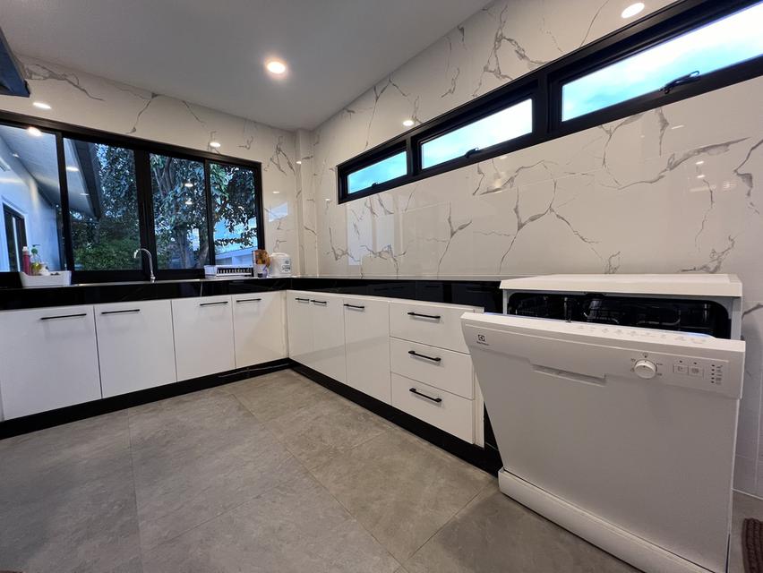 🏡🎉 Pool Villa เนื้อที่กว้าง ทำเลชานเมือง ตกแต่งพร้อมอยู่ #สารภี - ราคา 21 ล้านบาท 🔥新建房屋出售 4 卧室 7 卫生间 - 价格 21 MB 🔥 5