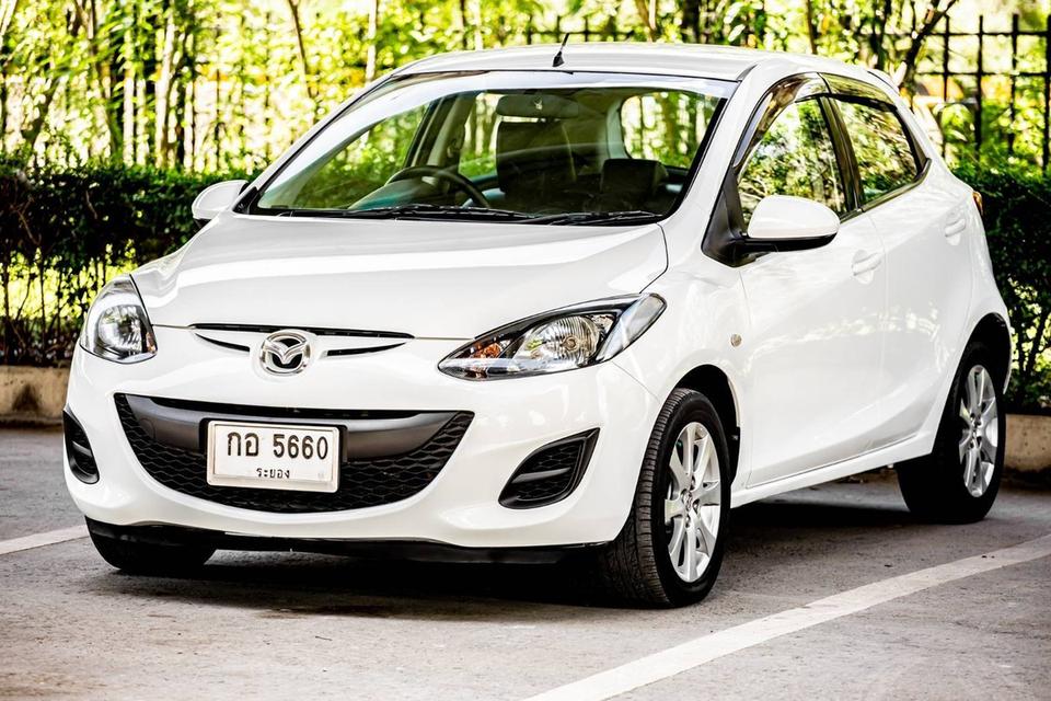 Mazda2 1.5 Groove Sport ปี 2010 สีขาว  3