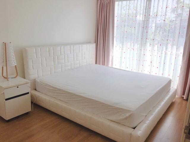 ให้เช่าทาวน์เฮาส์ถนนลาดพร้าว71ซอยสังคมสงเคราะห์10มี4นอน3น้ำแอร์2เครื่อง เฟอร์ 2 ห้องนอนมีตู้เตียง เช่า 18000บาท/เดือน ถ. 5