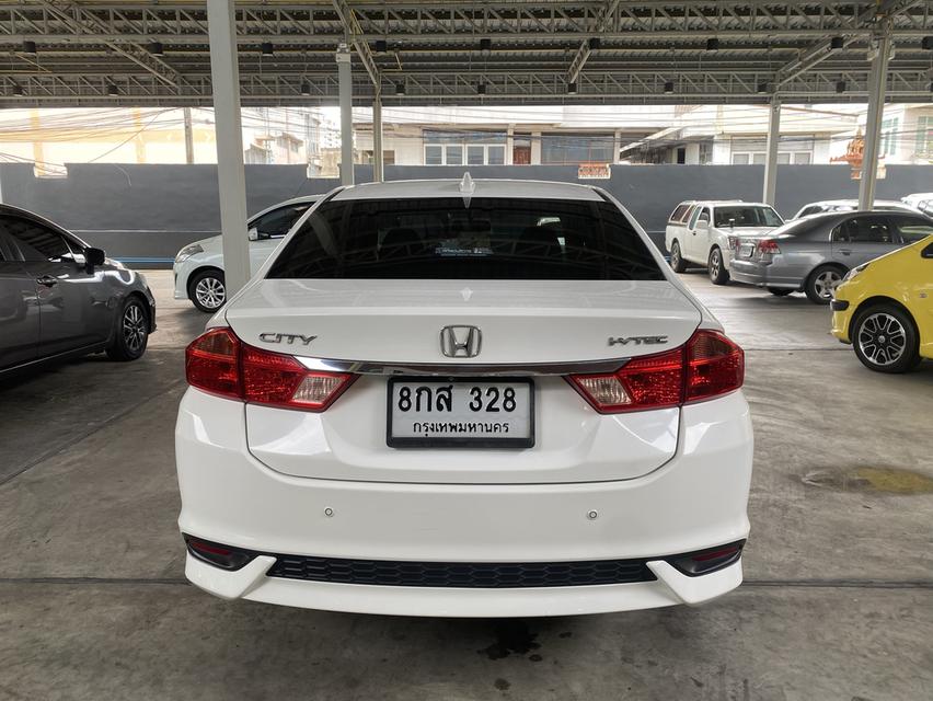 Honda City (i-VTEC) 6