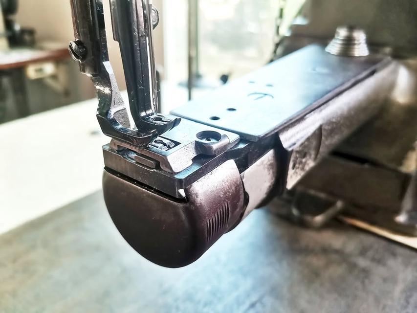 ขายจักรเย็บหนัง จักรกระบอกนอน SINGER 155B-8BV 8