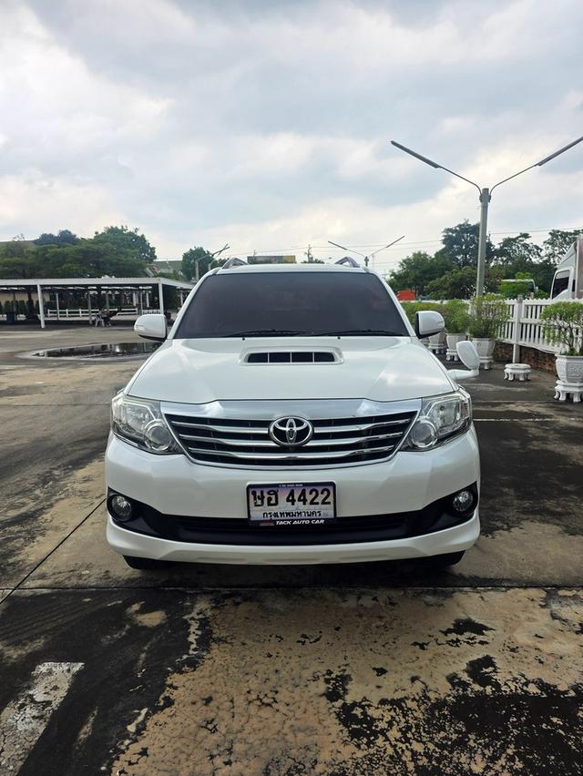 Toyota Fortuner 3.0 V VSC สีขาว ปี 2013 ไมล์ 140,000 กม. รูปย่อยที่ 2