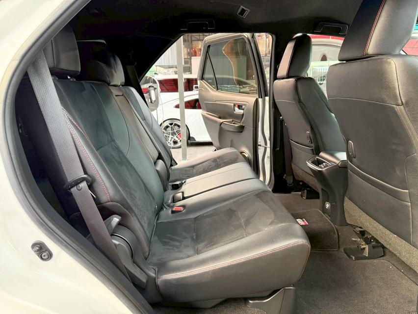 TOYOTA FORTUNER 2.8 GR Sport (Black Top) ปี 2022 รูปที่ 13