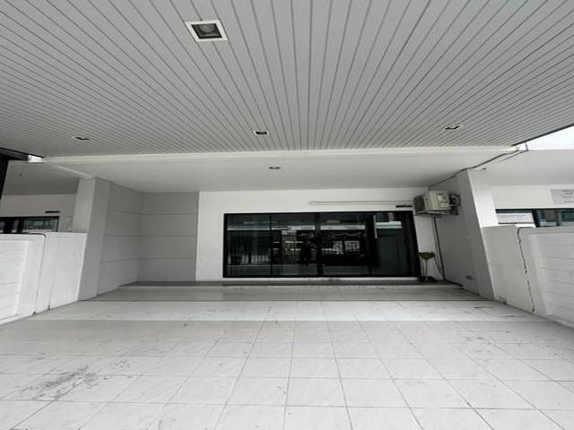 PB5852ให้เช่า ทาวน์โฮม 3 ชั้น ย่านร่มเกล้า โครงการ ทรีโอ ร่มเกล้า ใกล้ มหาลัย  2