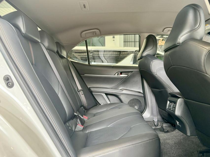 2023 Toyota Camry 2.5 sport เบนซิน ไมล์ 10,000 km.  8