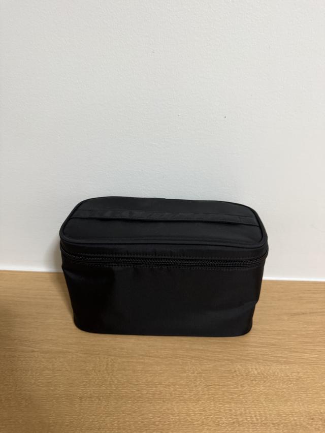 กระเป๋าสำหรับใส่เครื่องสำอาง muji