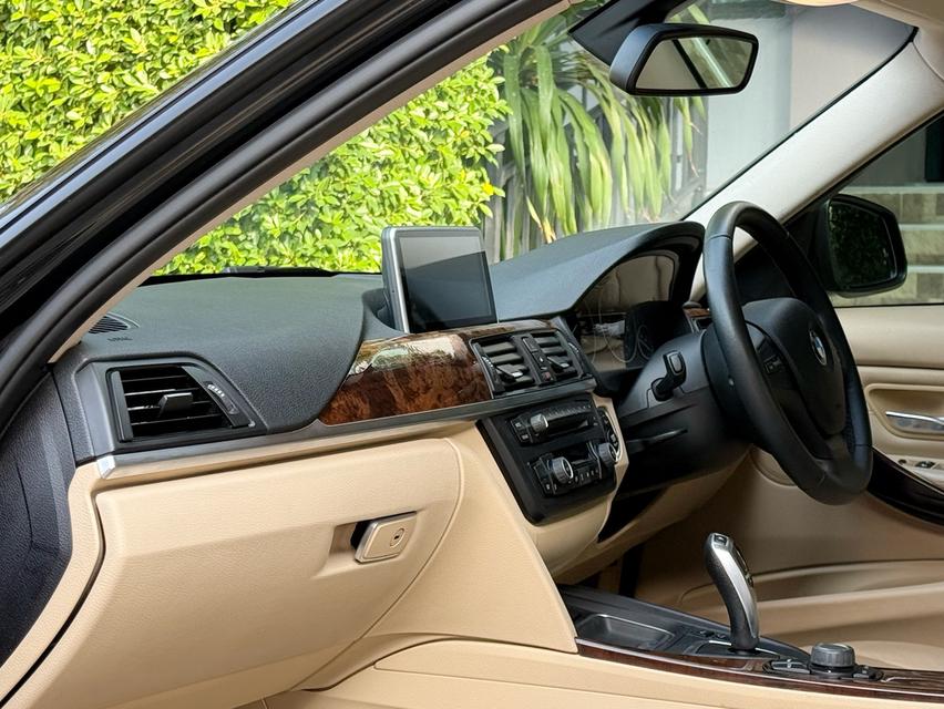 2015 BMW SERIES 3 F30 รถออกศูนย์ BMW THAILAND รถวิ่งน้อย ประวัติศูนย์ครบ รถไม่เคยมีอุบัติเหตุครับ รูปที่ 12
