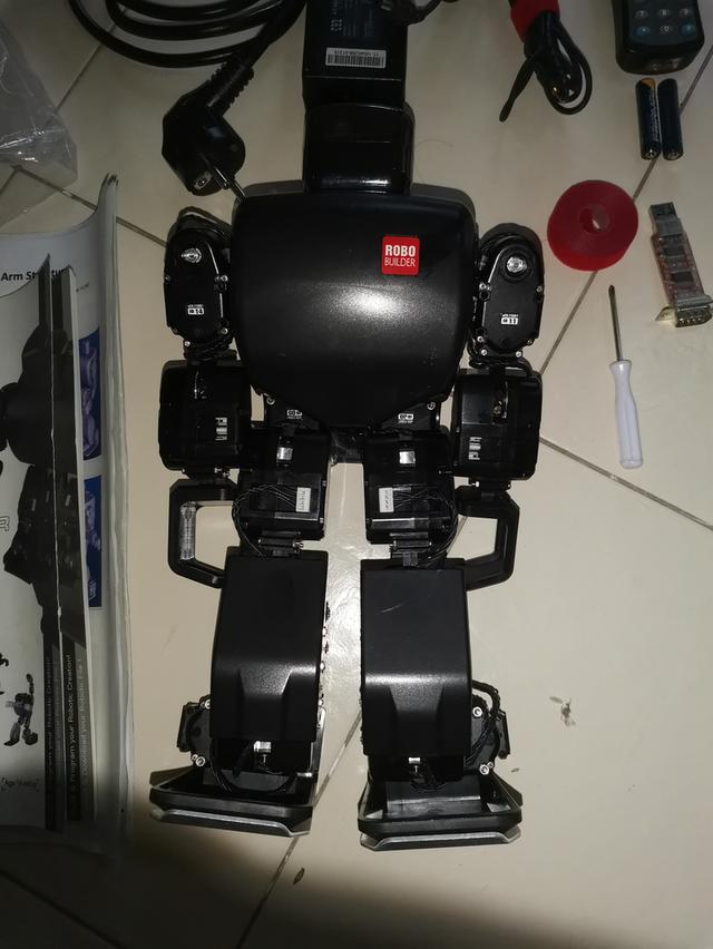 หุ่นยนต่ robo builder