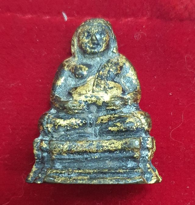 พระเครื่องยอดนิยมและวัตถุมงคล