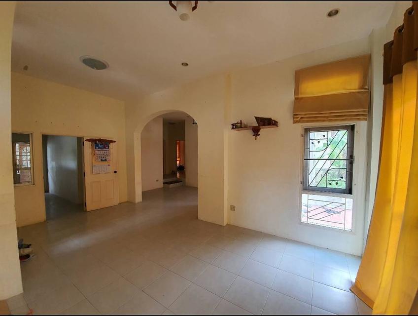 บ้านเดี่ยวชั้นเดียว ขนาดพื้นที่ 72 ตรว อยู่ในหมู่บ้านเพรชรัตน์เลควิว ทับมา ระยอง 2