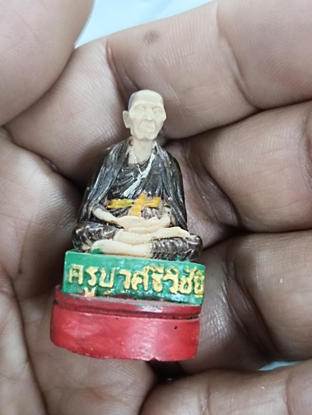 รูปหล่อลอยองค์ครูบาเจ้าศรีวิชัย