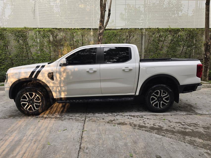 Ford Ranger XLT สีขาว ปี 2022 (ดีเซล) 4 ประตู